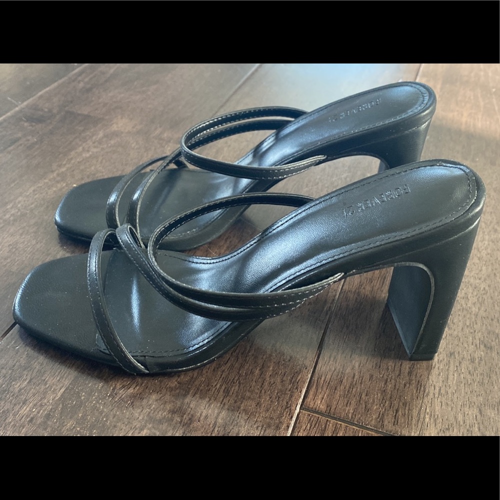 Black heeled sandals size 6.5